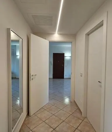 Daire Grande E Ben Attrezzato, Centro *